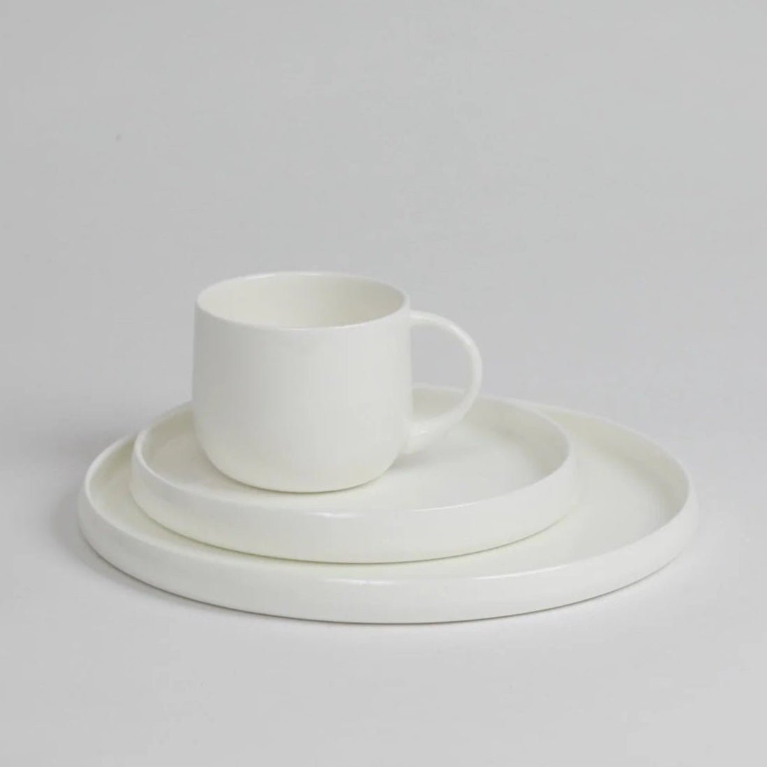 luna-dinner-plate-made-from-a-minimum-50-calcified-animal-bones_111