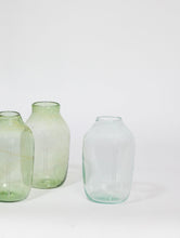 Load image into Gallery viewer, common-sands-vase-microwave-glass-studio-plastique-the_home_of_sustainable_things_2122