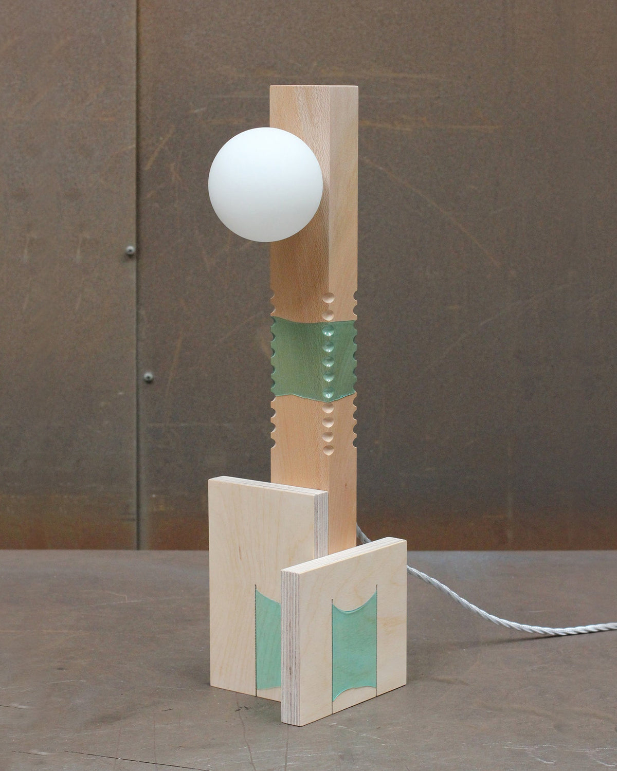 joining-bottles-lamp90-london-pane-wood-offcuts-plastic-bottles-micaella-pedros-the_home_of_sustainable_things