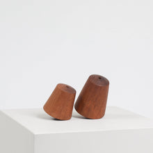 Load image into Gallery viewer, oscillating-vase-hardwood-offcuts-sophia-elouise-the_home_of_sustainable_things_01