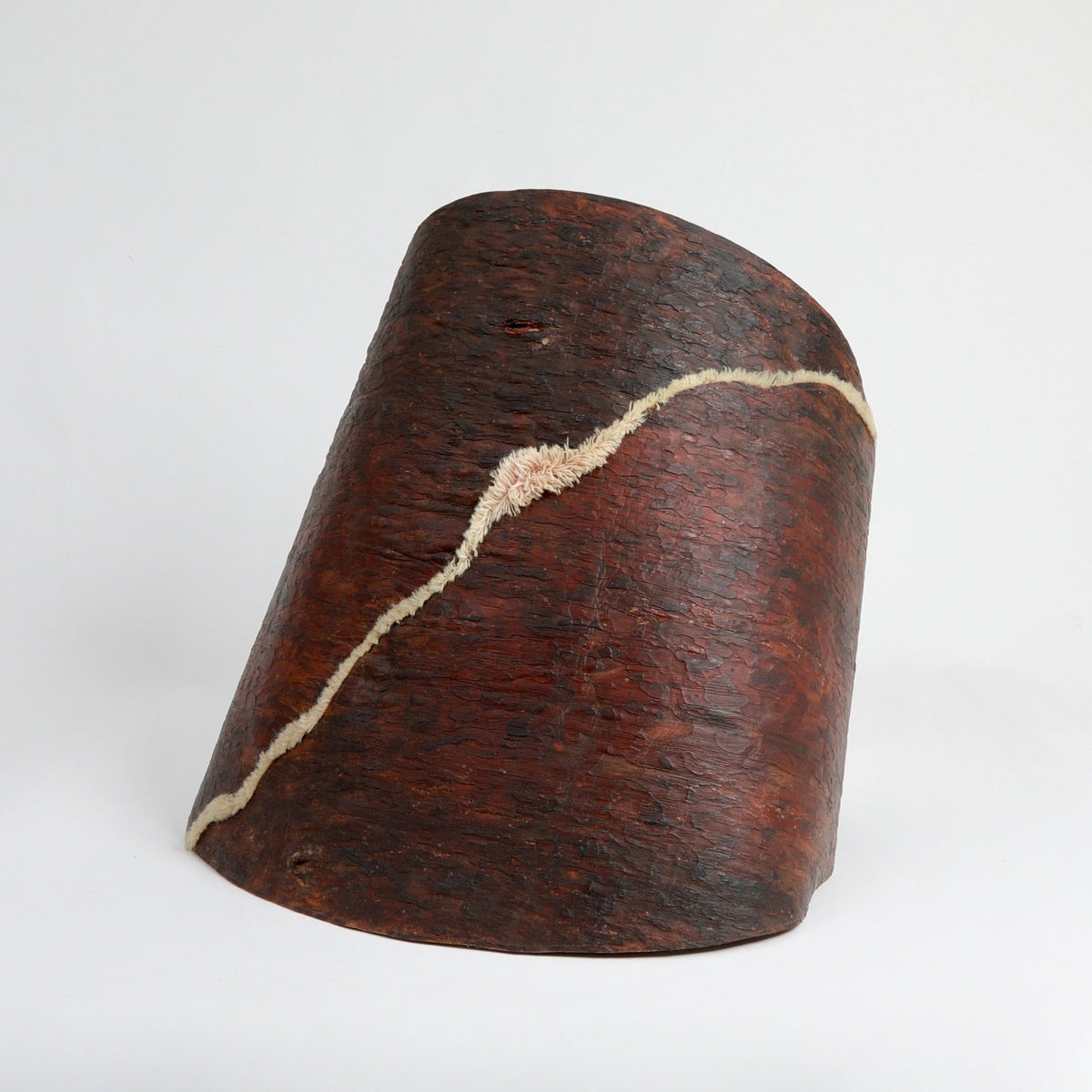 pine-bark-rug-pineskins-studio-sarmite-polakova_the_home_of_sustainable_things_1