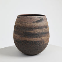 Load image into Gallery viewer, strata_vase_sustainable_ceramics_studio_perring_the_home_of_sustainable_things_11