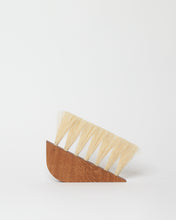 Load image into Gallery viewer, table-brush-large-hardwood-offcuts-sophia-elouise-the_home_of_sustainable_things_61