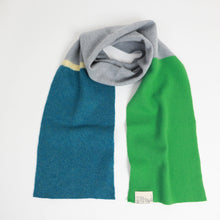 Load image into Gallery viewer, wind_knitted_scarf_merel_karhof_the_home_of_sustainable_things_14