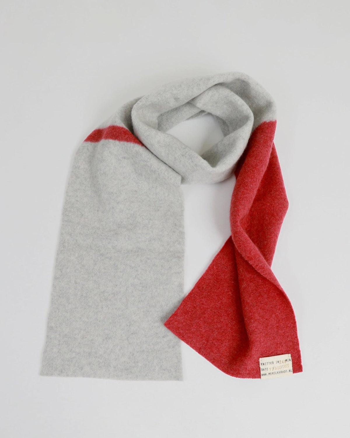 wind_knitted_scarf_merel_karhof_the_home_of_sustainable_things