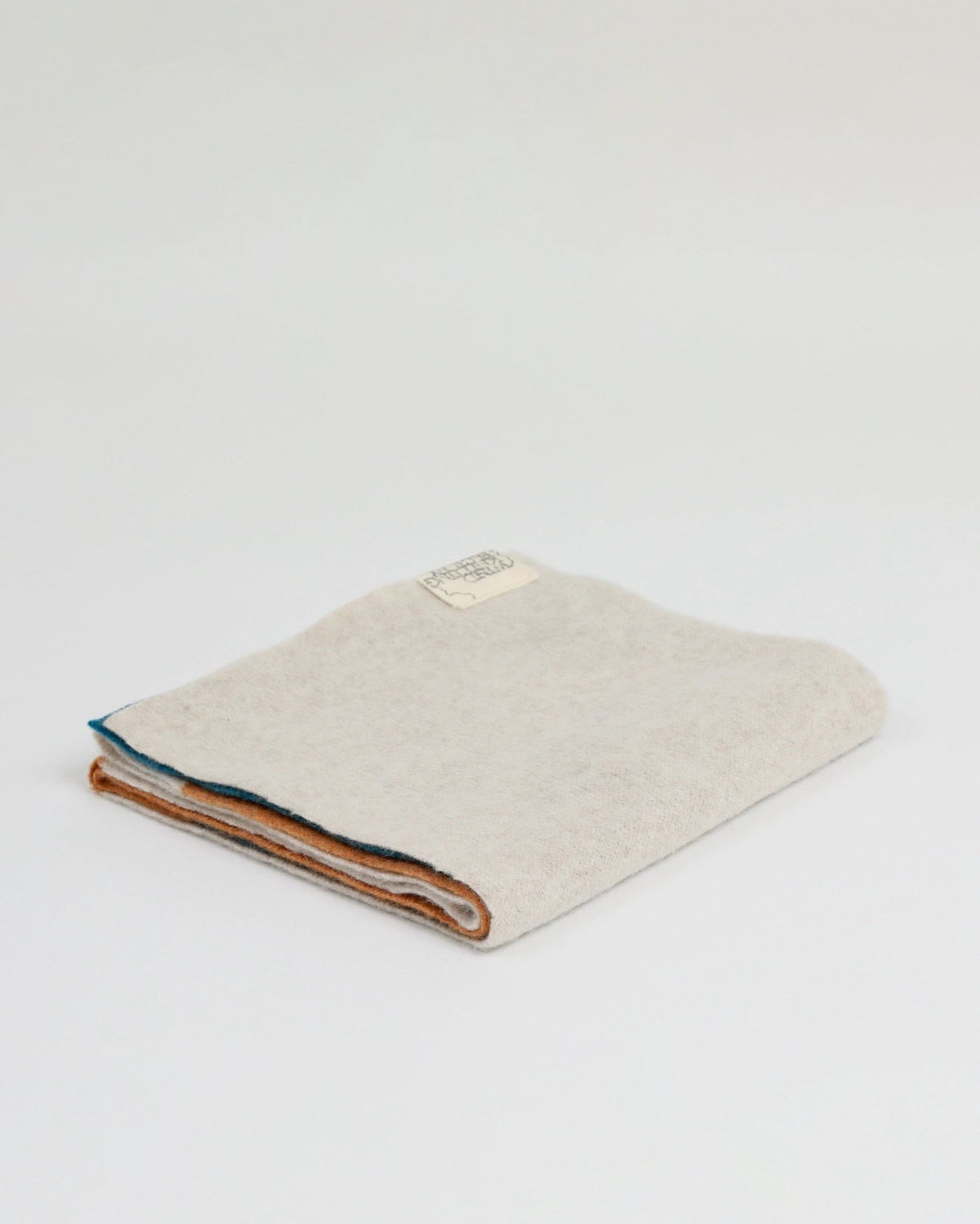 wind_knitted_scarf_merel_karhof_the_home_of_sustainable_things