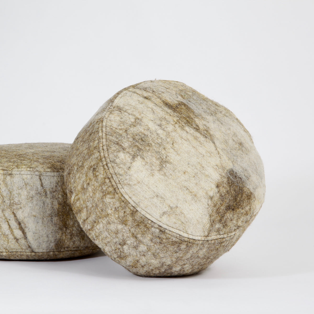 C u s h i o n s & P i l l o w s | THE HOME OF SUSTAINABLE THINGS