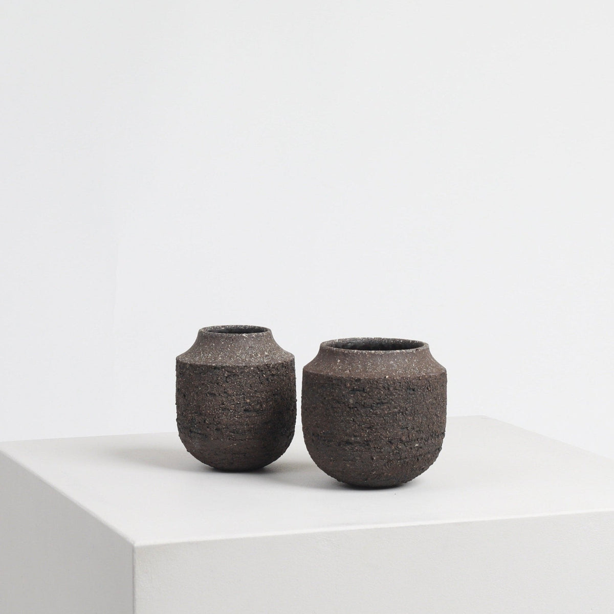 strata_vase_sustainable_ceramics_studio_perring_the_home_of_sustainable_things_1