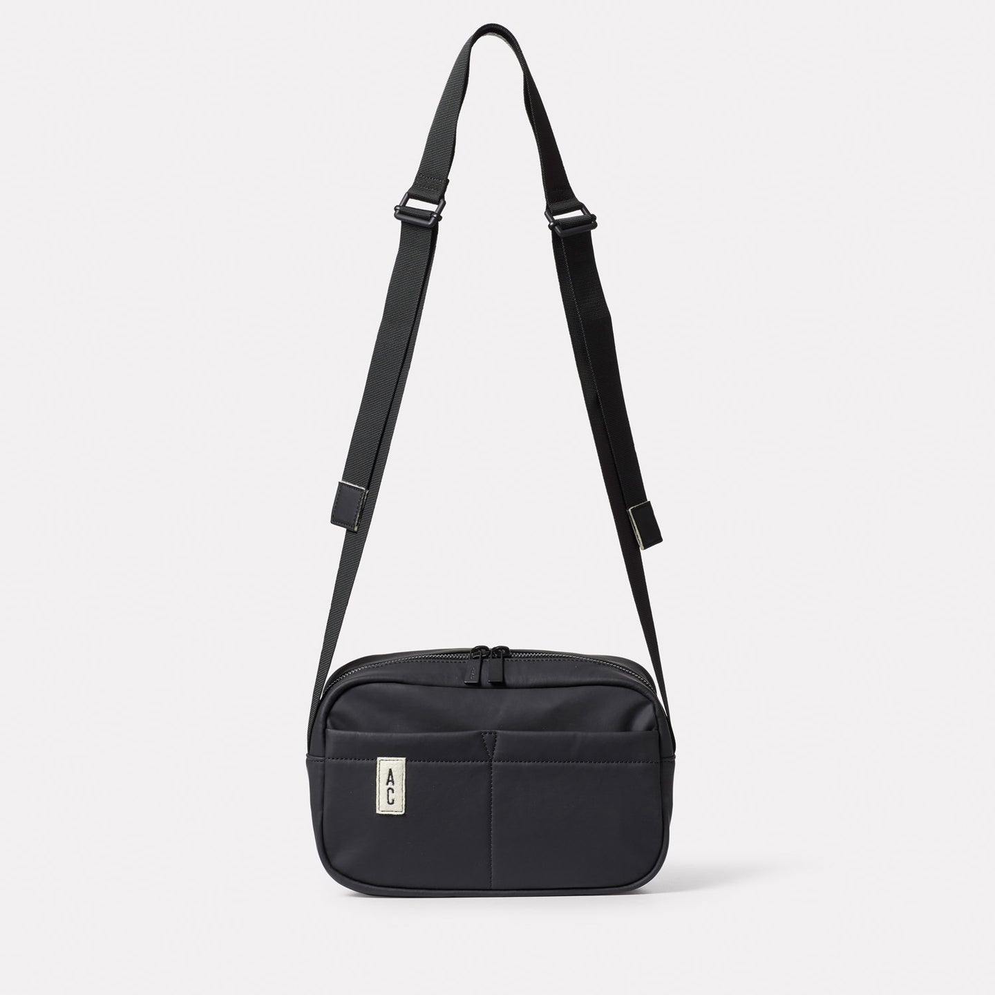 HINGE_CROSSBODYCAMERA_BLACK_ally_capellino_the_home_of_sustainable_things_1