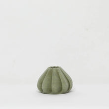 Load image into Gallery viewer, candle-holder-waste-artichoke-leaves-atelier-barb-the_home_of_sustainable_things
