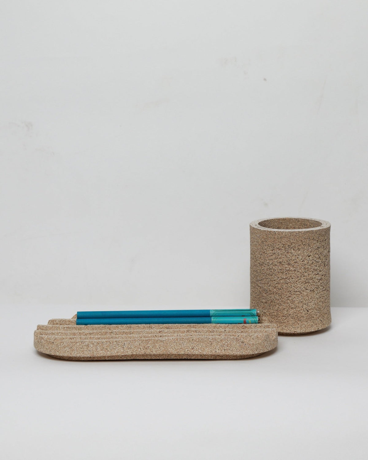 eggslike-pencil-tray-egg-shells-coffee-grounds-constantina-elia-the_home_of_sustainable_things_23