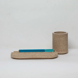 eggslike-pencil-tray-egg-shells-coffee-grounds-constantina-elia-the_home_of_sustainable_things