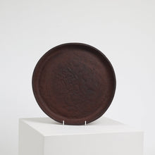 Load image into Gallery viewer, giria-tray-tree-bark-tableware-evelina-kudabaite-the-home-of-sustainable-things_1
