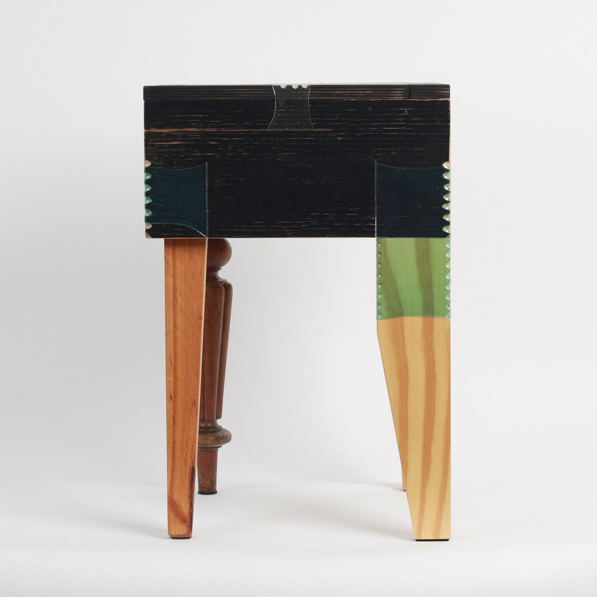 joining-bottles-box-stool-side-table-wood-offcuts-plastic-bottles-micaella-pedros-the_home_of_sustainable_things_1