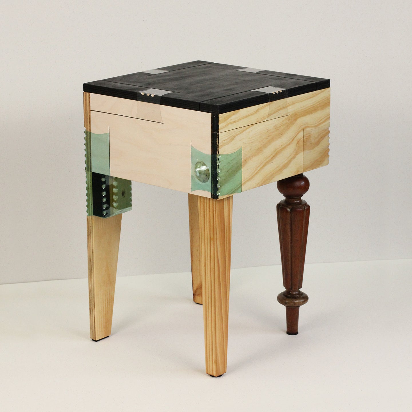 joining-bottles-side-table-stool-wood-offcuts-plastic-bottles-micaella-pedros-the_home_of_sustainable_things_12_1