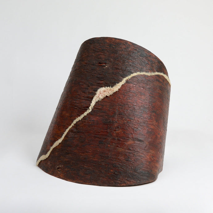 pine-bark-rug-pineskins-studio-sarmite-polakova_the_home_of_sustainable_things_1