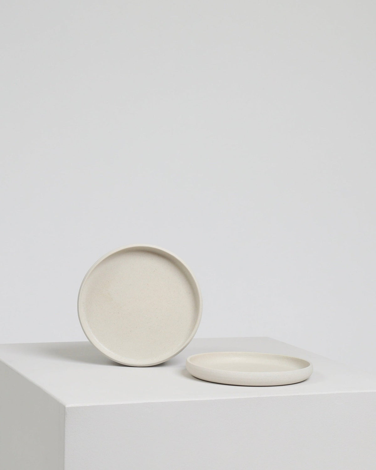 recinder_rosy_napper_low_carbon_dinner_plate_scrap_ceramic_ismall_plate_the_home_of_sustainable_things_2012
