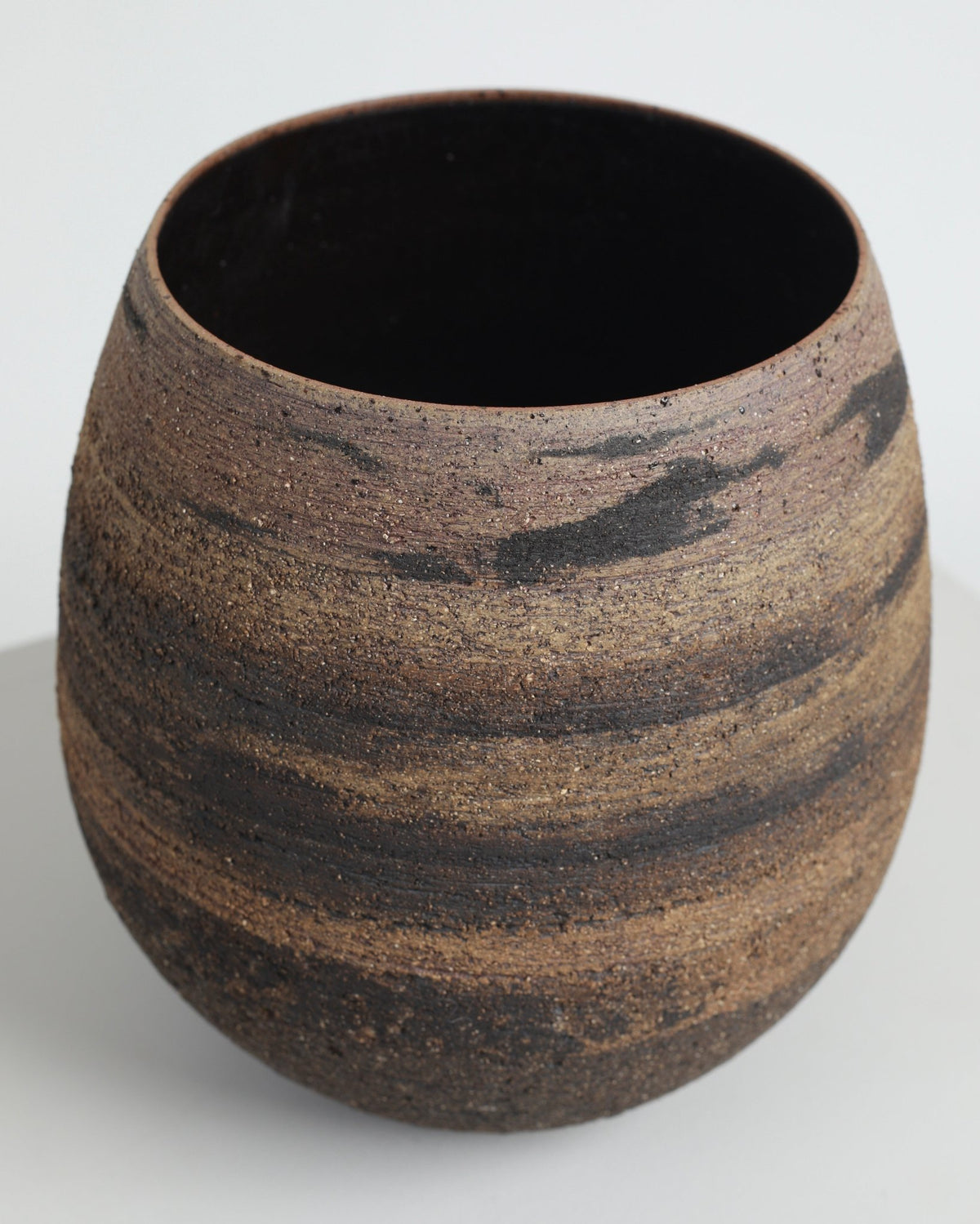 strata_vase_sustainable_ceramics_studio_perring_the_home_of_sustainable_things_113