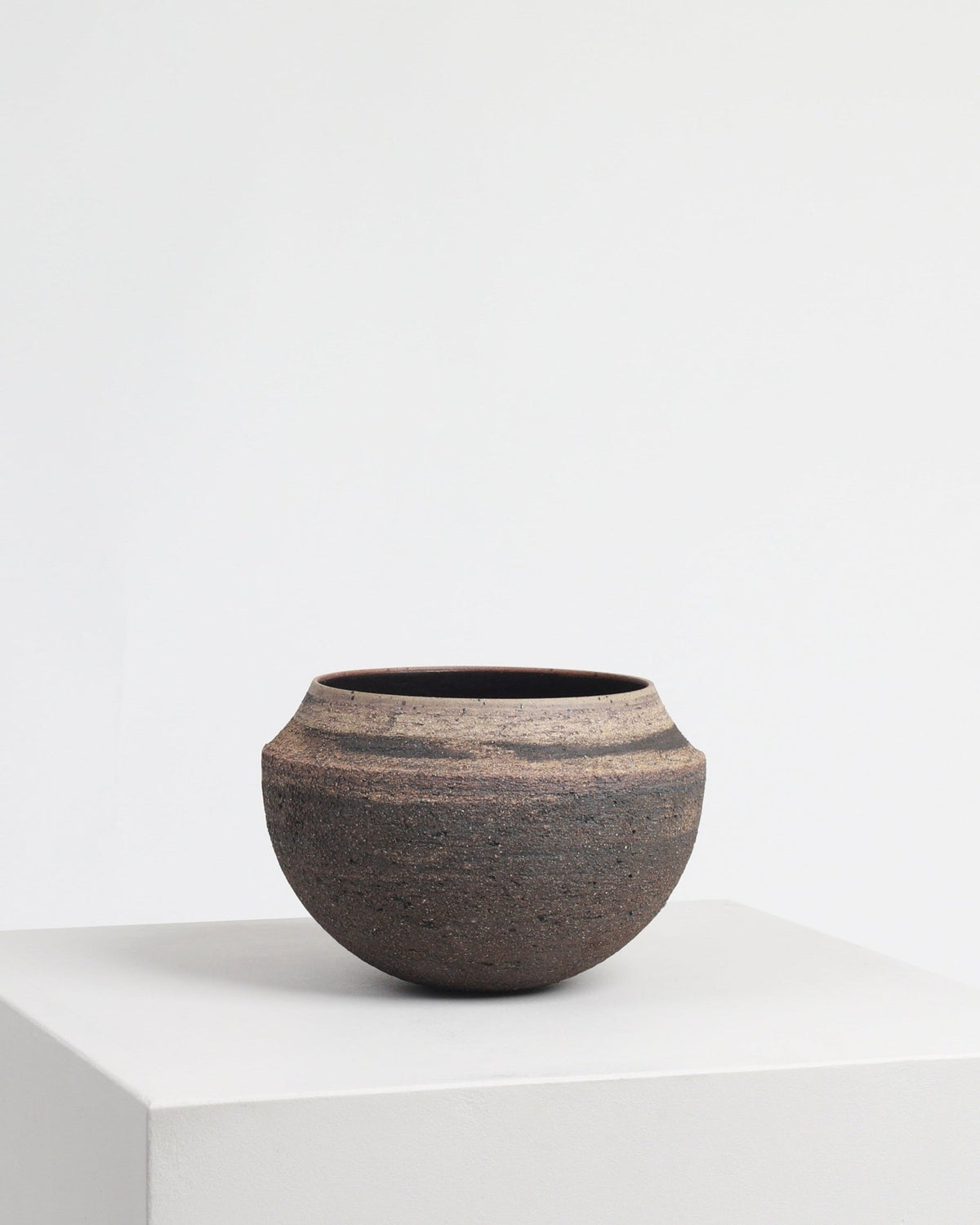 strata_vase_sustainable_ceramics_studio_perring_the_home_of_sustainable_things_122