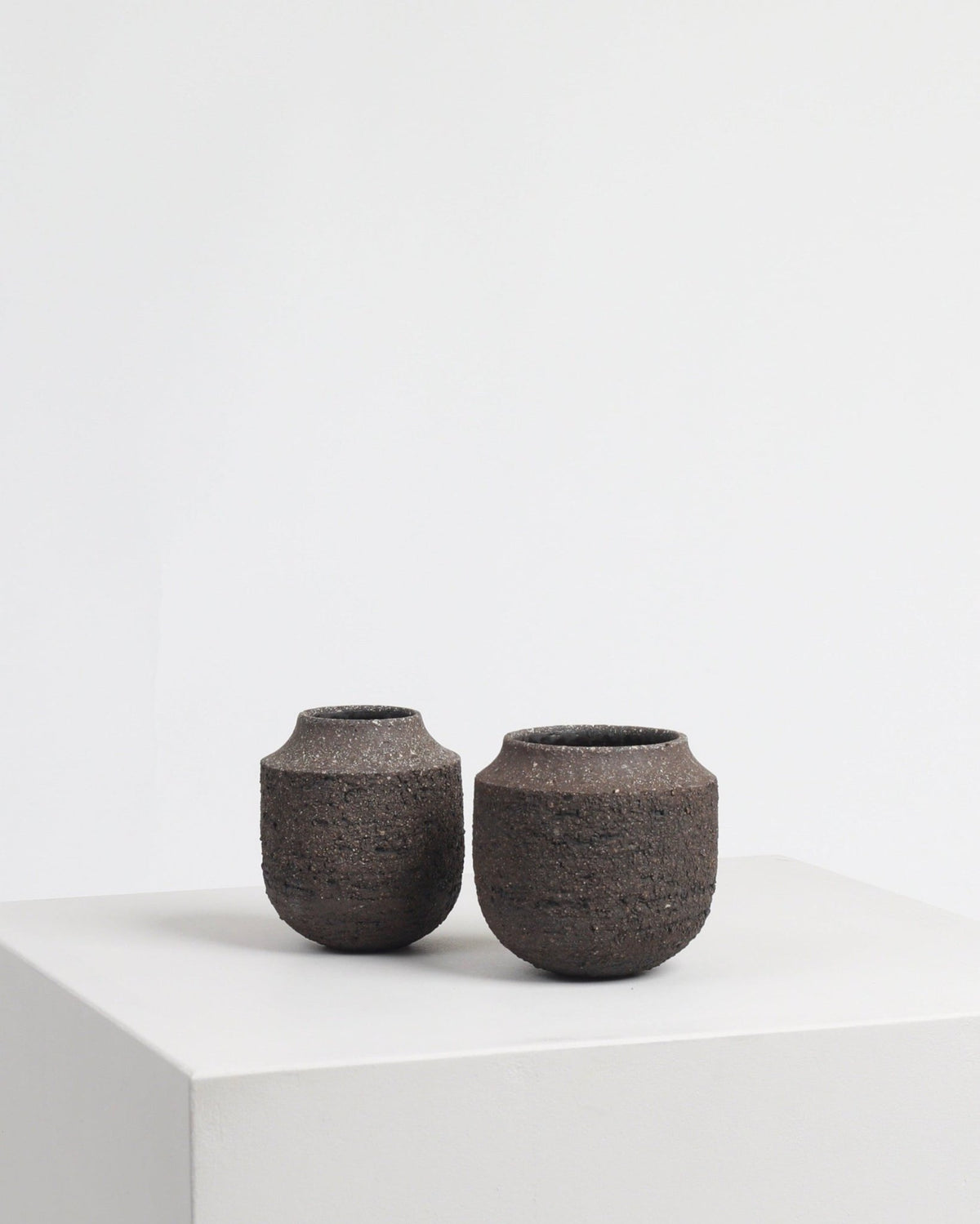 strata_vase_sustainable_ceramics_studio_perring_the_home_of_sustainable_things_123