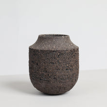 Load image into Gallery viewer, strata_vase_sustainable_ceramics_studio_perring_the_home_of_sustainable_things_4
