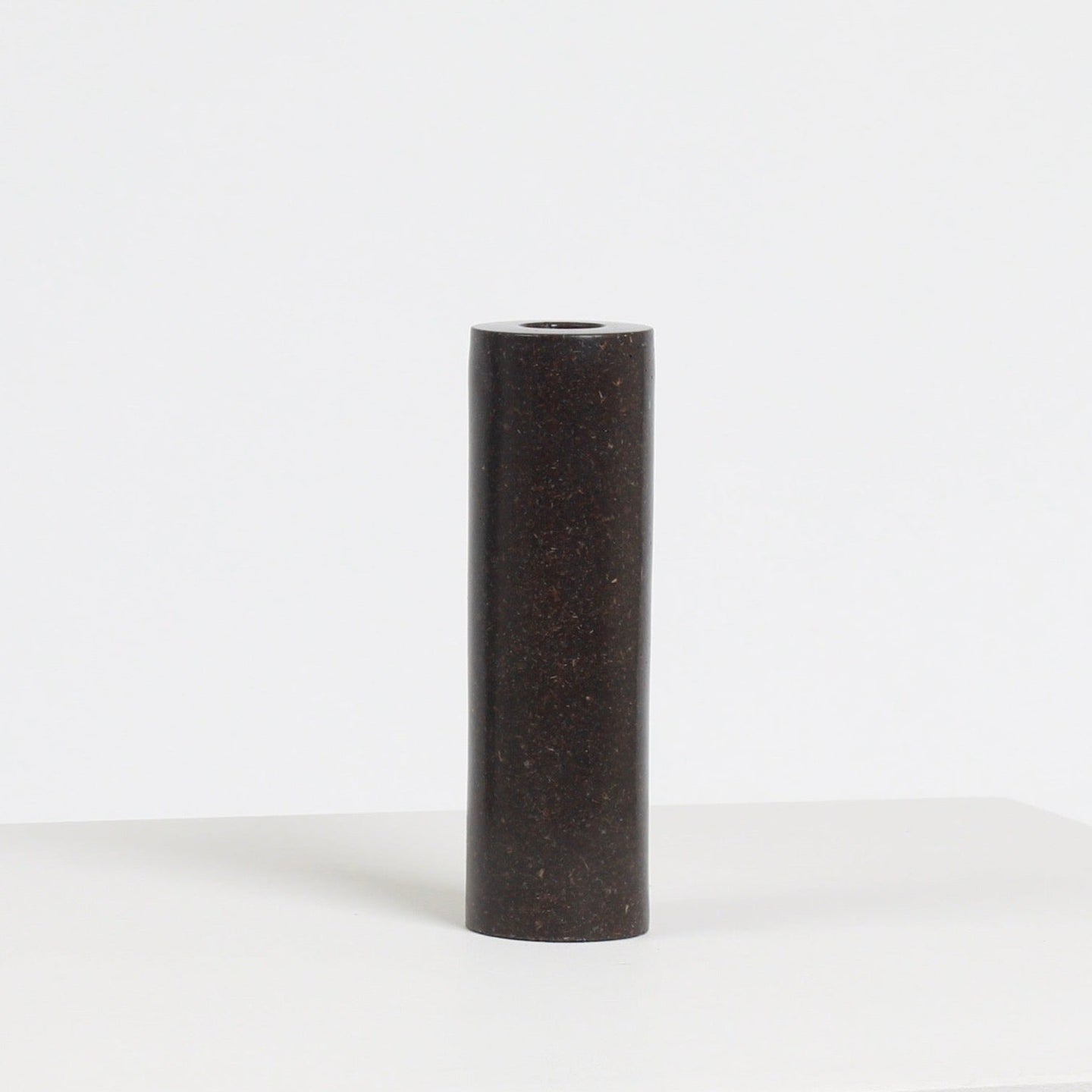 vase_cow_manure_studio_mafa_the_home_of_sustainable_things_2
