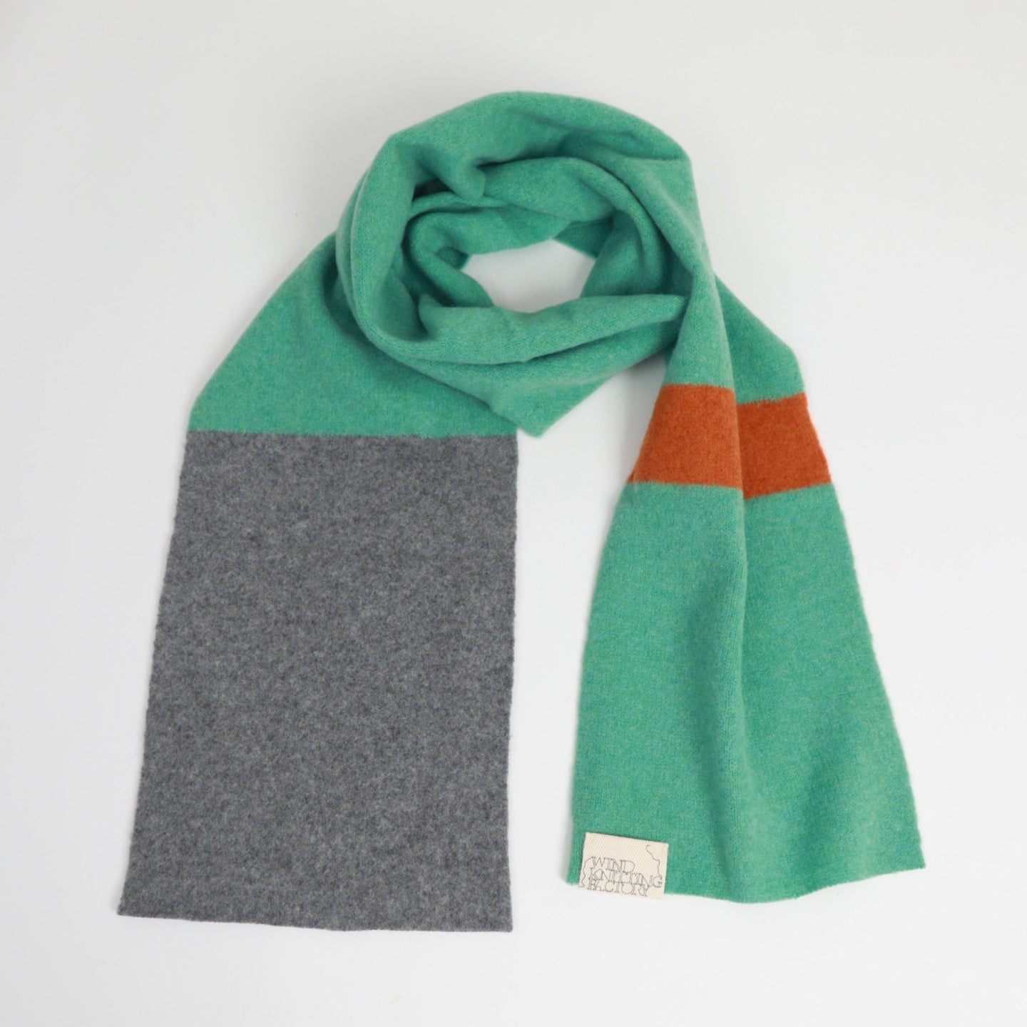 wind_knitted_scarf_merel_karhof_the_home_of_sustainable_things_17