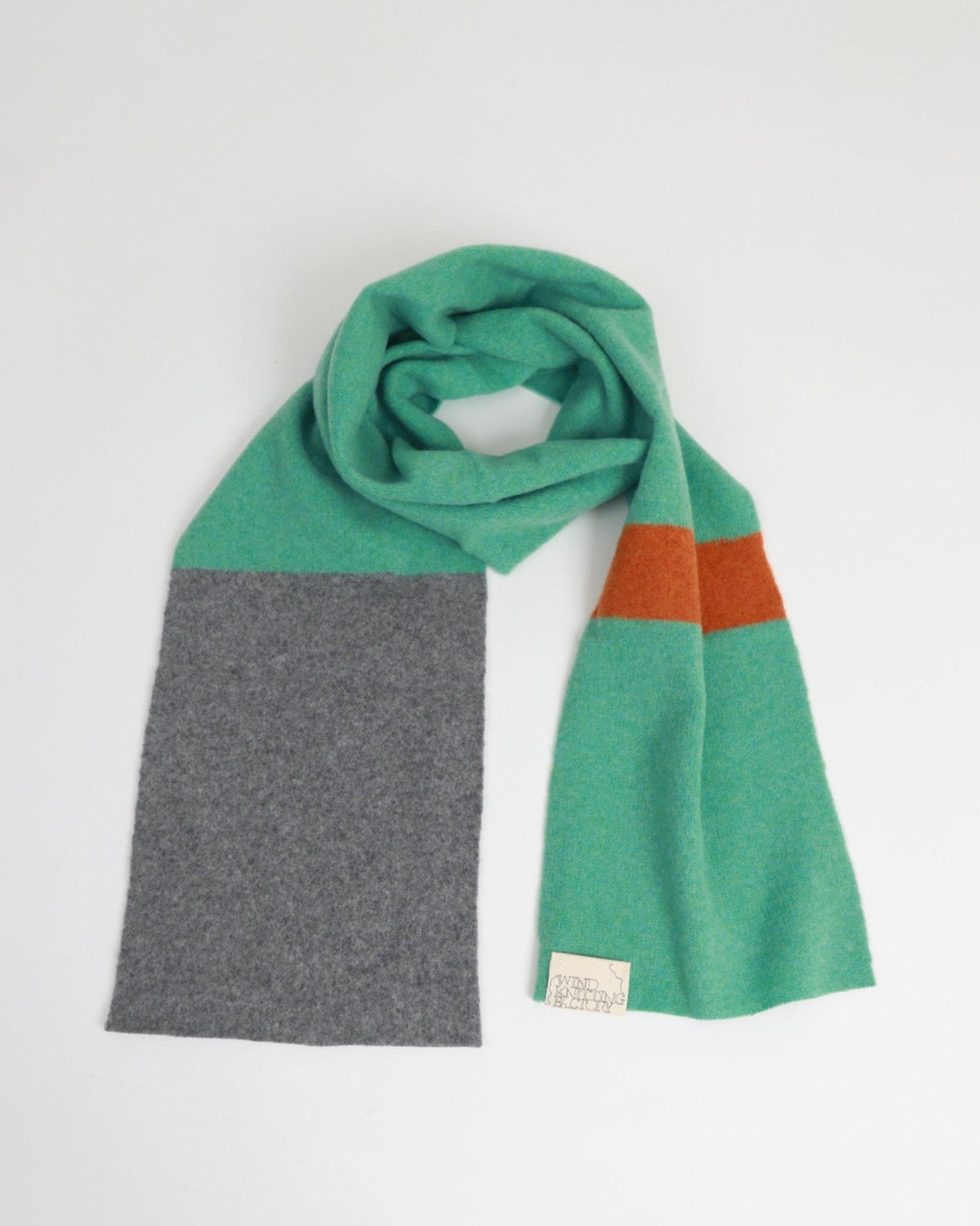 wind_knitted_scarf_merel_karhof_the_home_of_sustainable_things