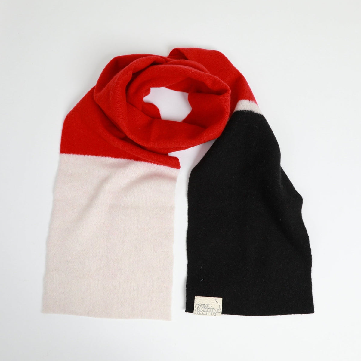 wind_knitted_scarf_merel_karhof_the_home_of_sustainable_things_24