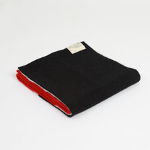 Load image into Gallery viewer, wind_knitted_scarf_merel_karhof_the_home_of_sustainable_things_25
