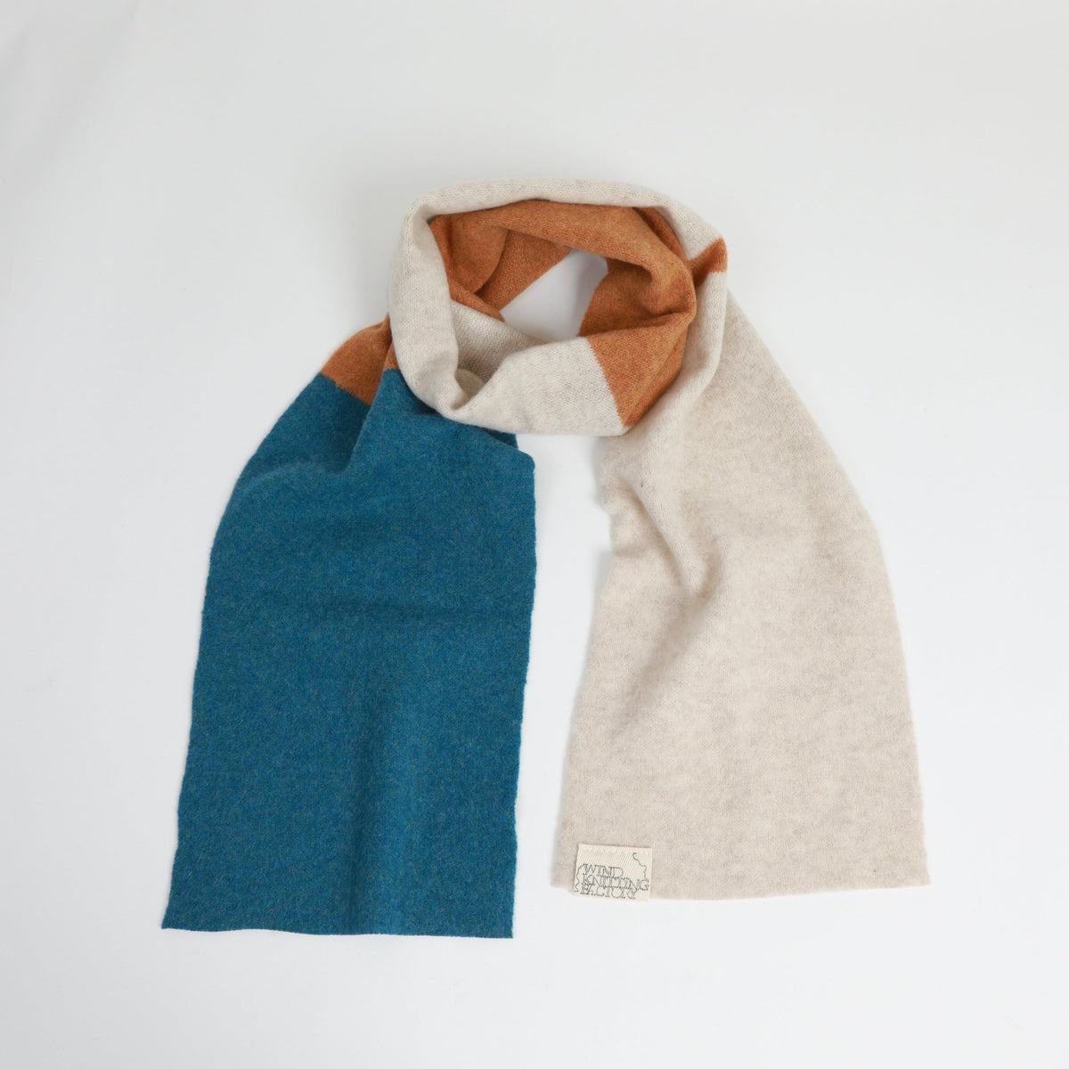wind_knitted_scarf_merel_karhof_the_home_of_sustainable_things_30