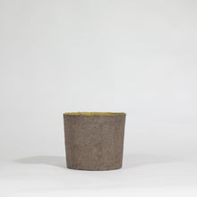 Load image into Gallery viewer, Flower Pot M | muted brown - THE HOME OF SUSTAINABLE THINGS
