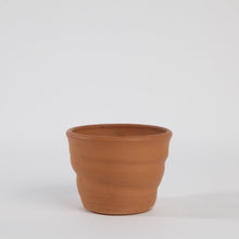 Load image into Gallery viewer, the-home-of-sustainable-things-wild-clay-pottery-earth-friendly-pottery-udumbara-helsinki
