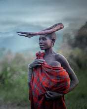 Load image into Gallery viewer, Suri Woman | Limited edition Giclée prints 1/10 - THE HOME OF SUSTAINABLE THINGS
